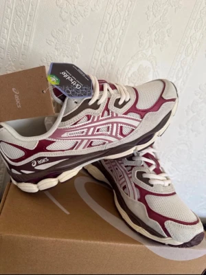 Asics nyc gel - Asics nyc gel. Finns även i storlek 41