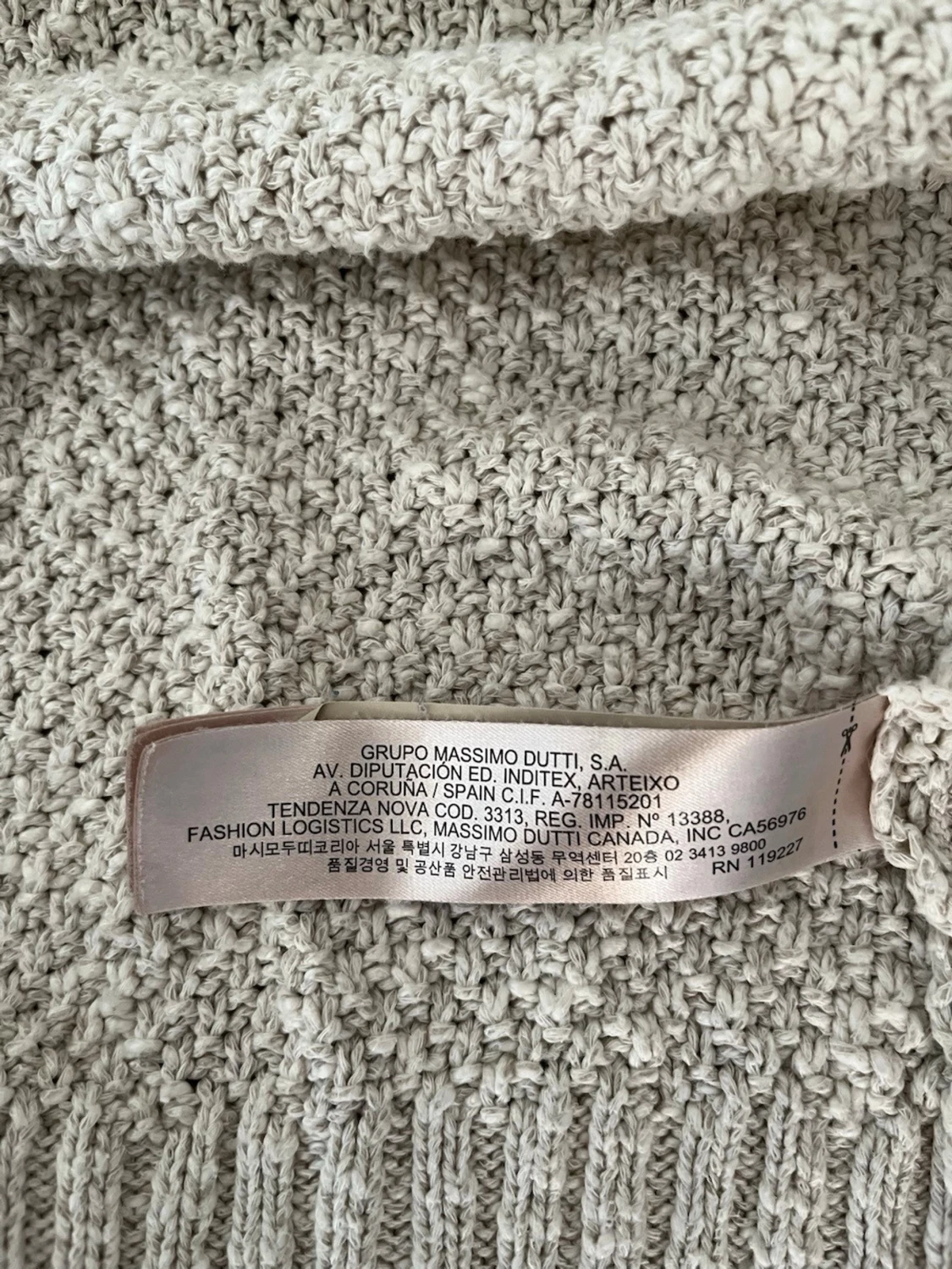 Beige stickad kofta med knappar - 4