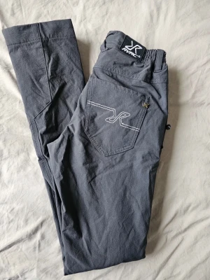 Women's Pants Hiking, Stl.XS,Revolution Race  - Great pants From famous company Size: XS Softshell Condition: Great!!! Grå friluftsbyxor från RevolutionRace.  