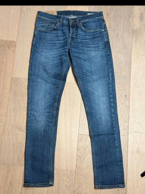 Dondup  - Säljer nu dessa Dondup George Jeans 👖 , skriv för fler bilder/frågor🤩