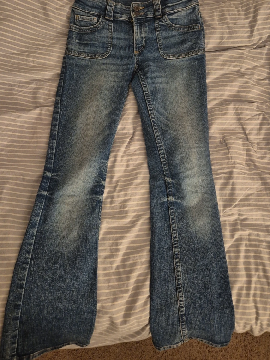 Blå bootcut jeans med låg midja - 5