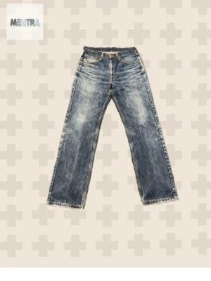 Levi’s stone wash amazing fades - (30,32) Incredible 90’s washed Levi’s. Has an long leg opening creating that bootcut/Straight model. Very good condition and perfect fade. Message if you have any questions!!!                                Measurements: Waist 38cm Length:102cm Legopening 21cm