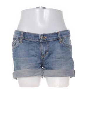 Jeansshorts - Jeansshorts i strl 38! Säljer pga för små för mig, pris kan diskuteras!💕