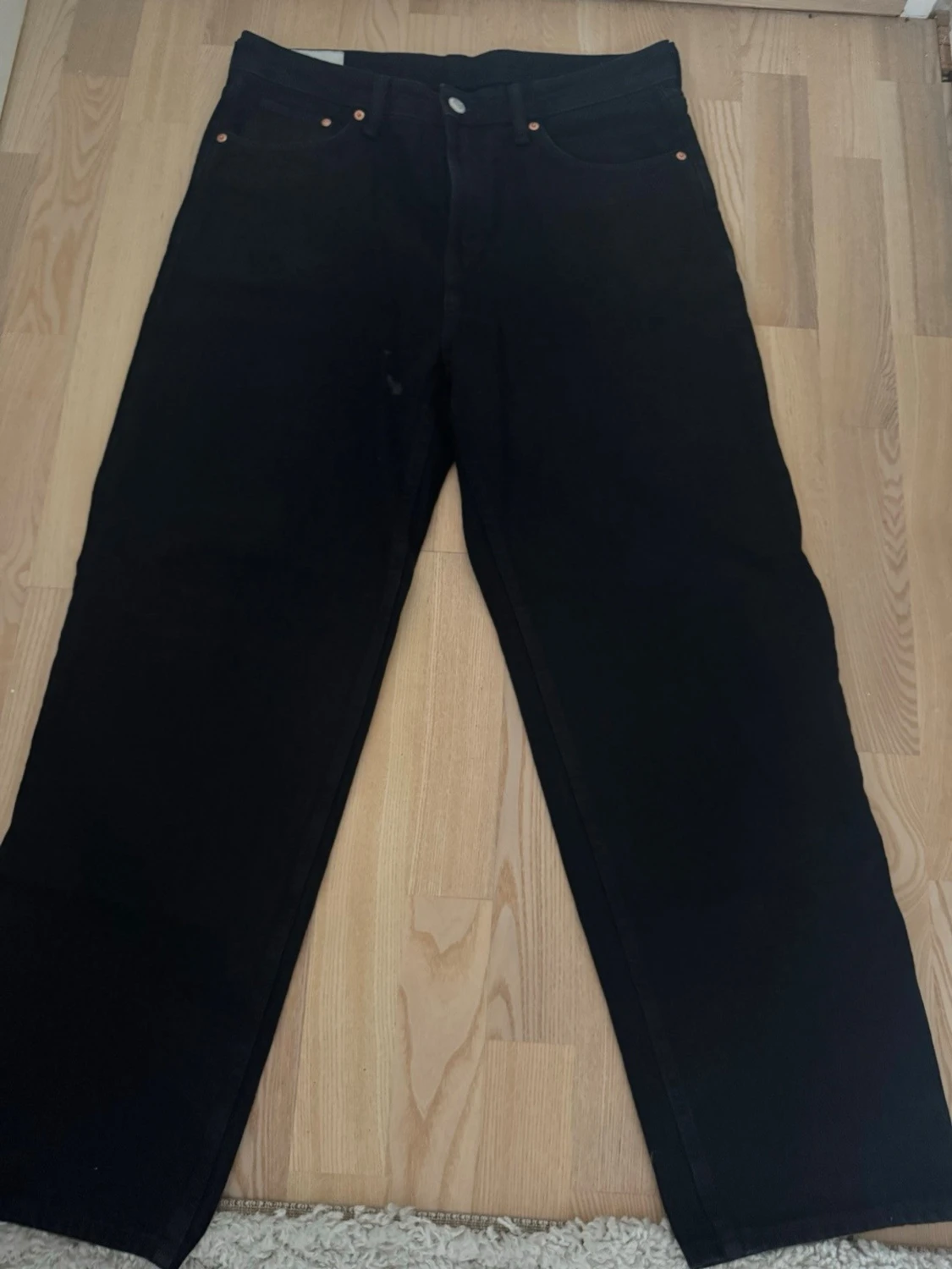 Svarta jeans