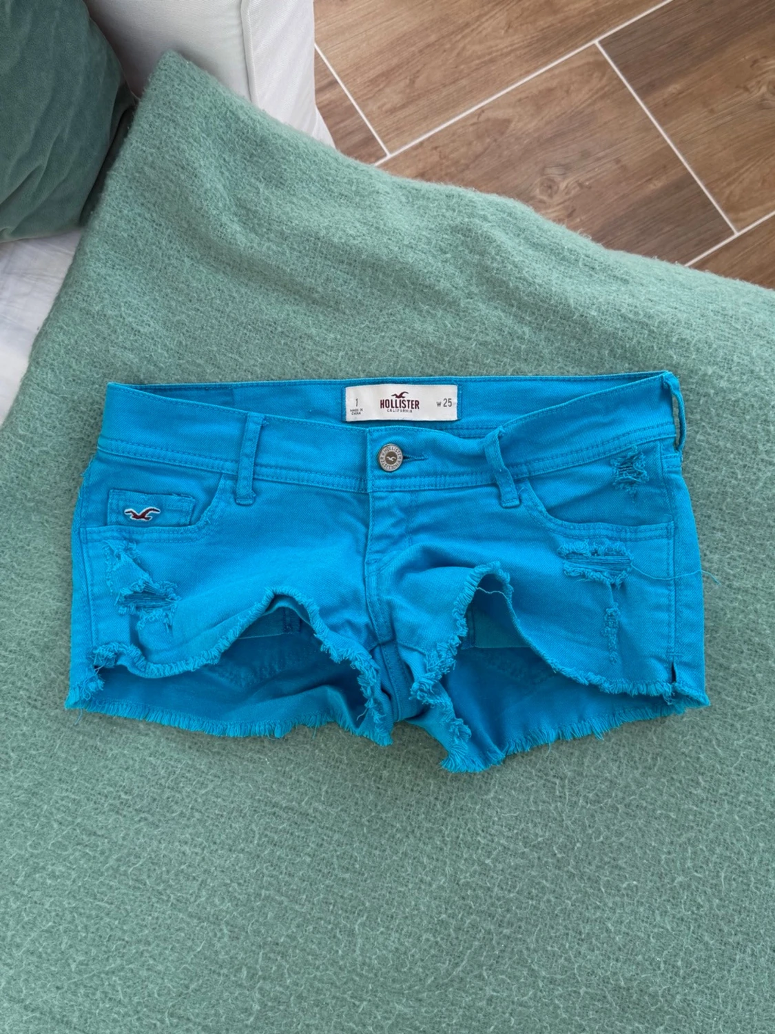 Hollister lågmidjade jeansshorts - 3