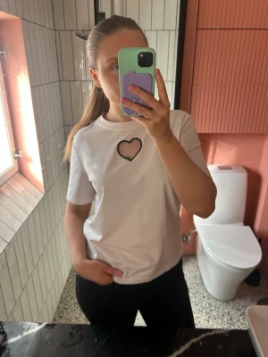 Cloeys tshirt - Jätte fin tshirt från cloeys!💖nypris 750kr