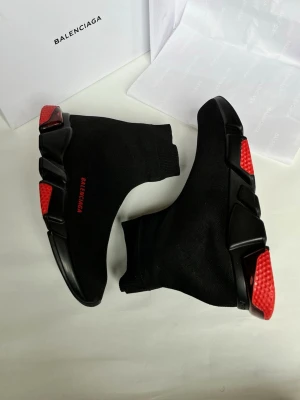 Balenciagaa trainers  - .