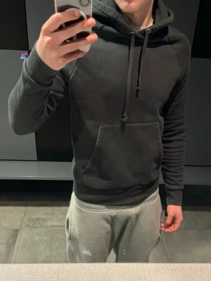 A day s march hoodie  - En a day s march hoodie i storlek m