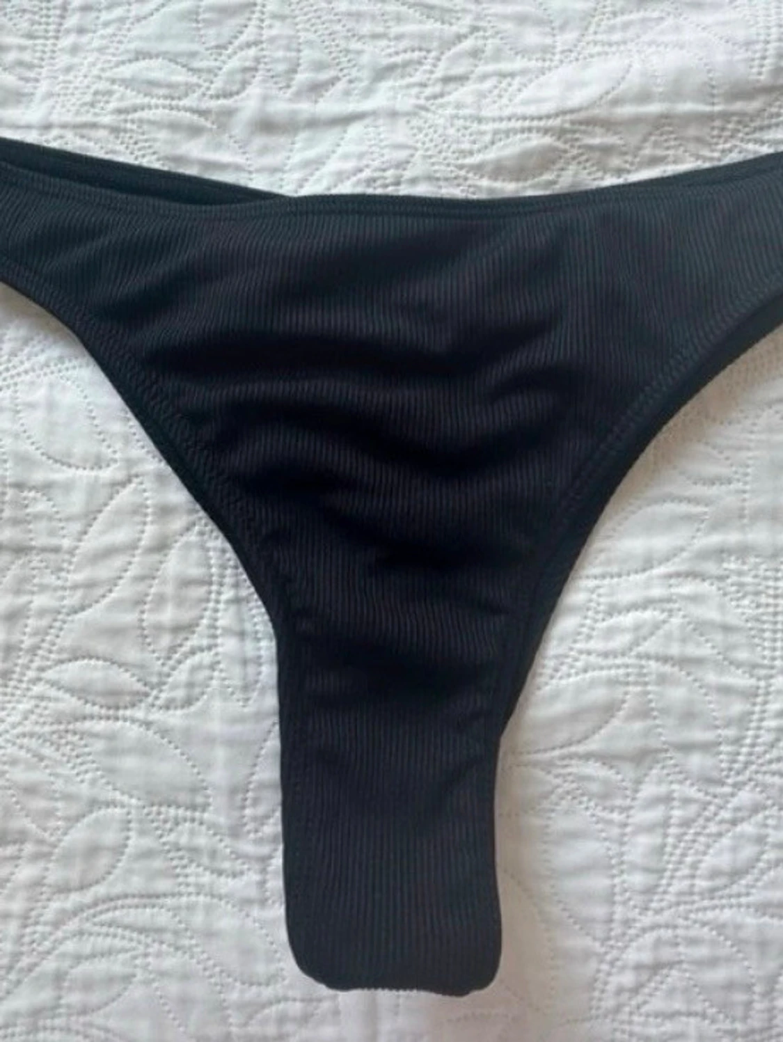 Svart bikini med unik topp som ny - 2