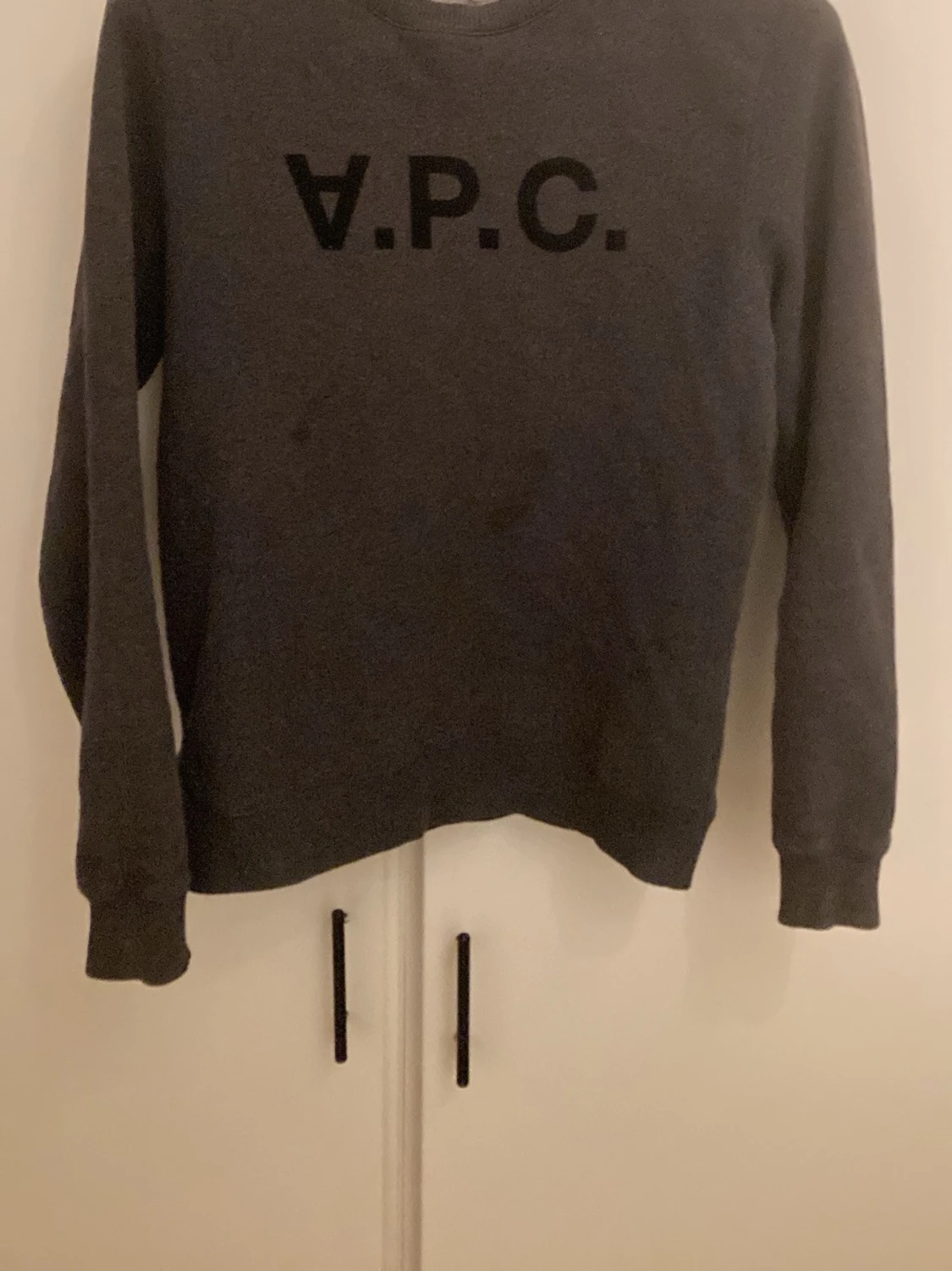 Mörkgrå sweatshirt från A.P.C.