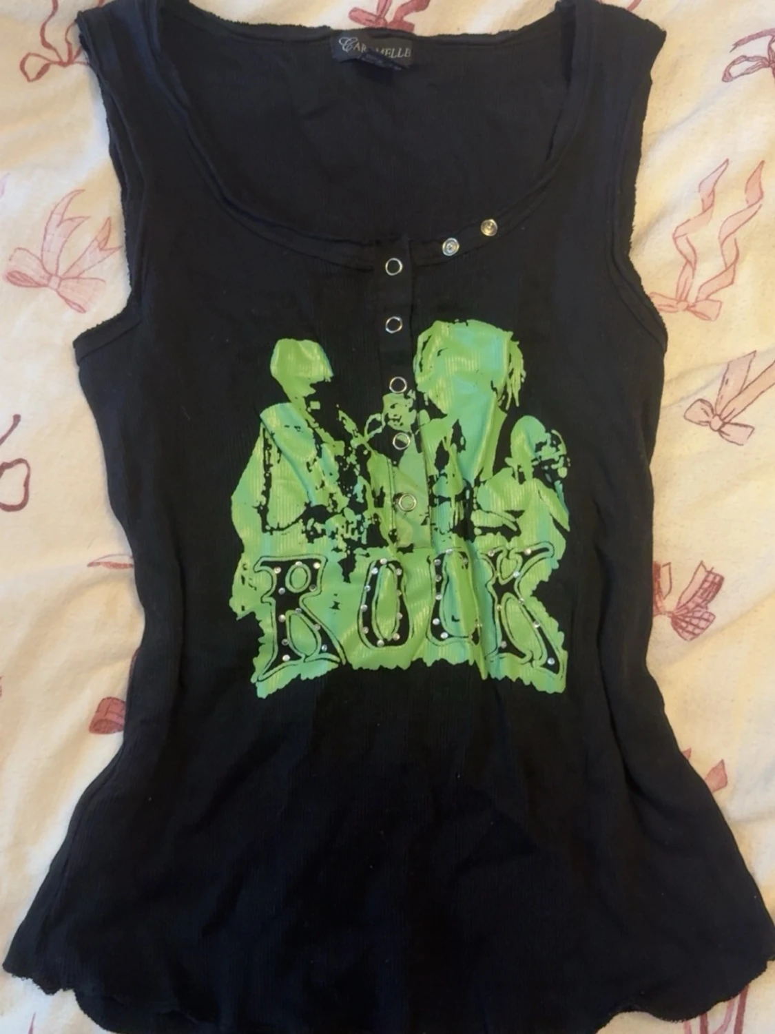 Svart ärmlös linnetopp med tryck