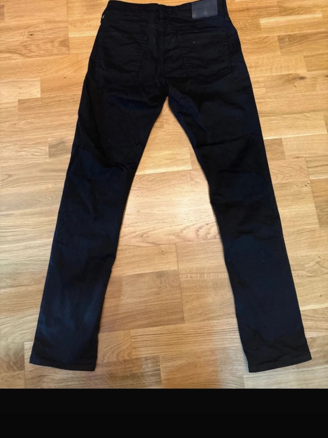 Svarta raka jeans från Jack and Jones  - 1