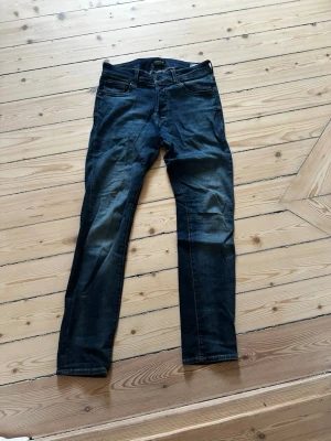 Jack and Jones Jeans - W29 L32 Bra skick, knappt använda! Hör av dig vid minsta fundering🤝 