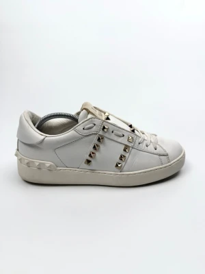 Valentino Rockstud sneakers - Valentino Garavani Rockstud sneakers | Storlek 38 |Skick 9/10 | Nypris ca 7700kr | 100% autentiska |