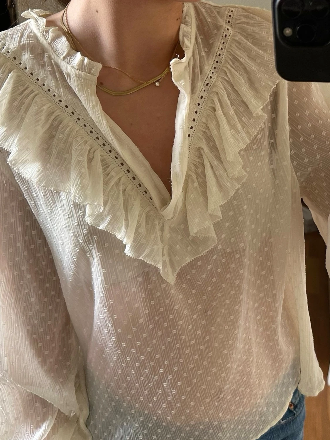 Vit blus med volang - 1