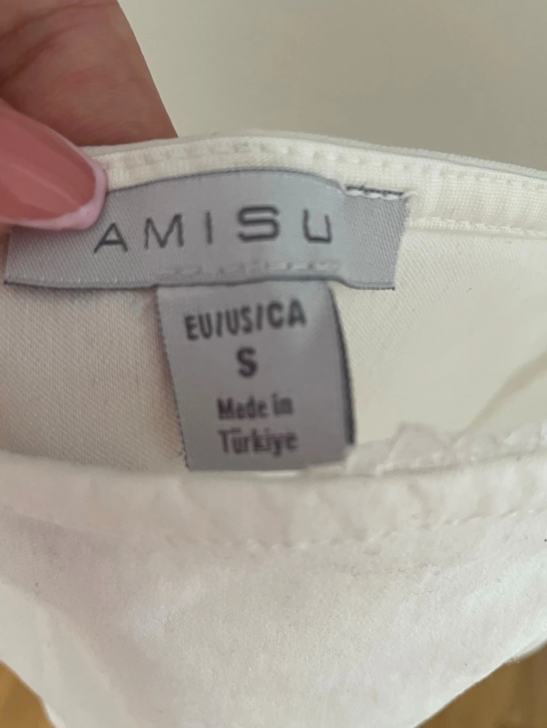 Vit linnetopp med spets från Amisu - 1