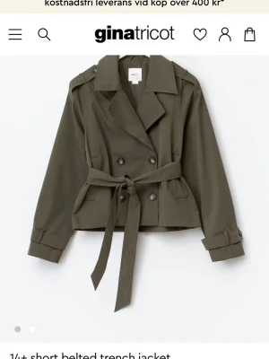 Kort khakigrön trenchcoat Gina Tricot 14+ - En jätte fin trench coat från Gina 14+ storlek s. 