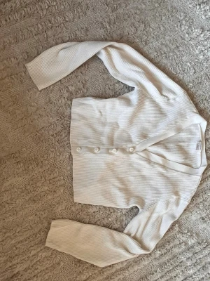 Vit fin kofta - Vit kofta från Lindex