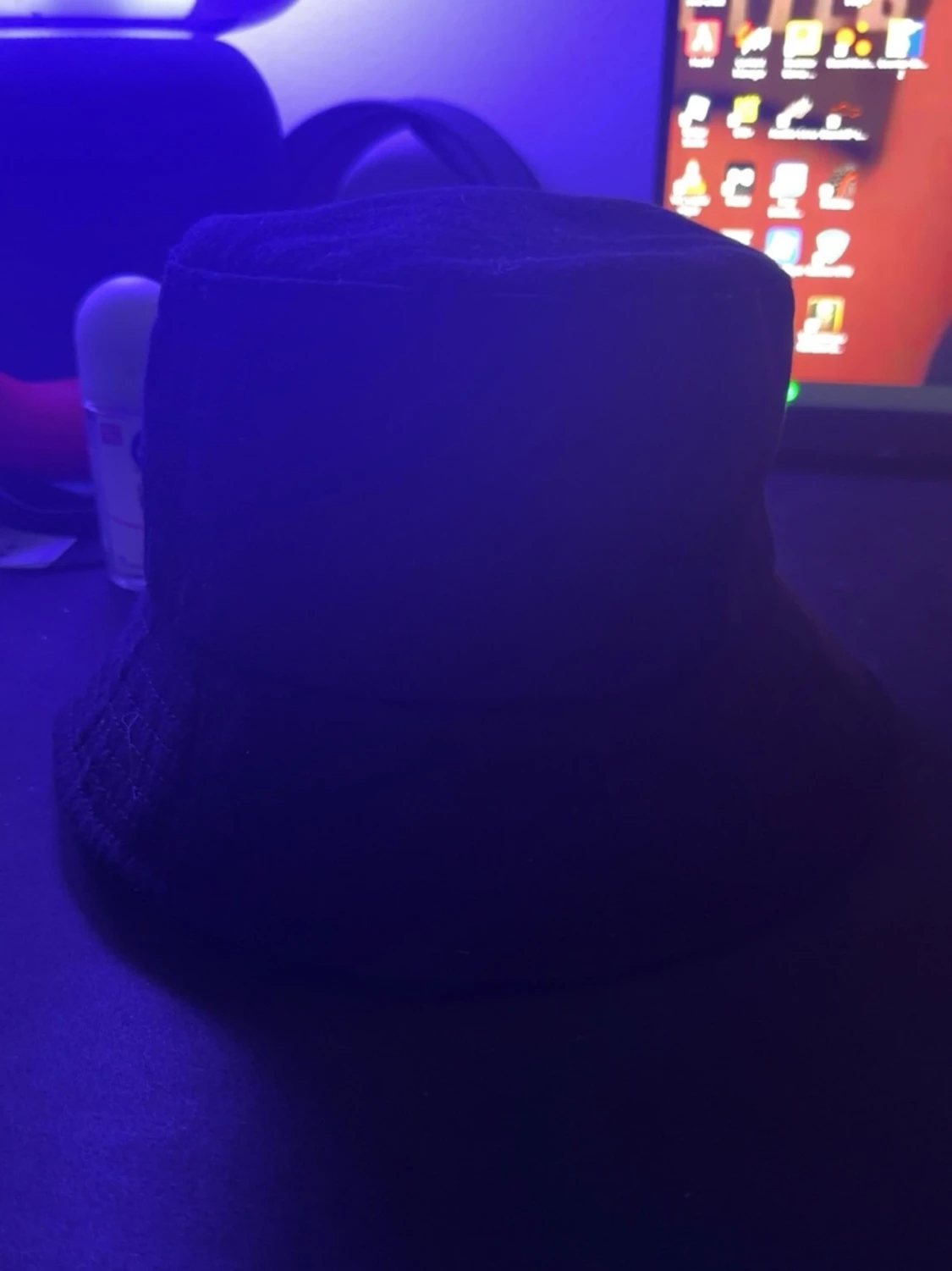 Svart bucket hat från Prada - 1