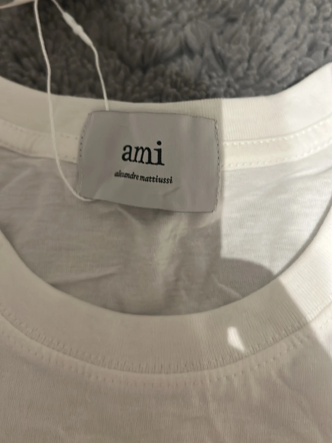 Vit t-shirt från Ami  - 2