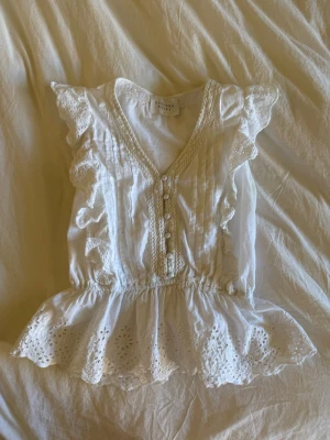 Vit topp - Supersöt somrig topp