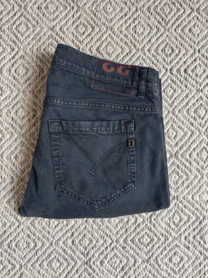 Dondup jeans - Dondup jeans - Modell: George - Storlek: W33 - skick: 9/10 - Nypris runt 4000kr