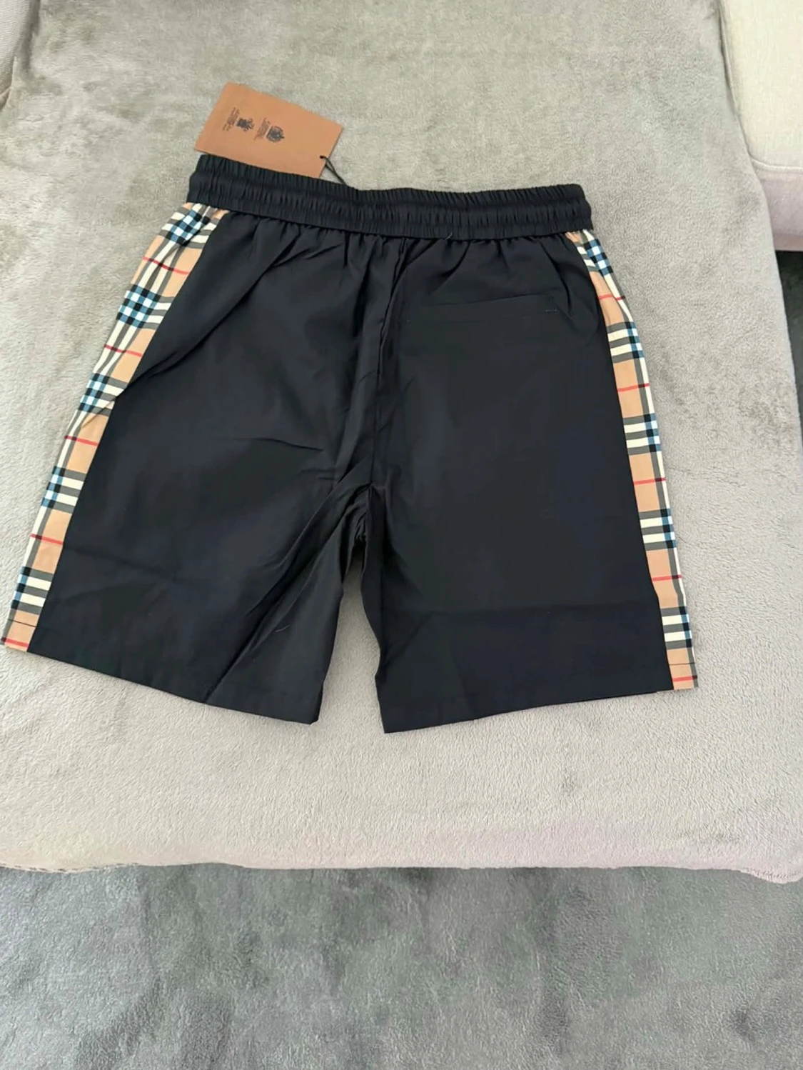 Svarta Burberry shorts  - 3
