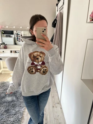 Teddy hoodie  - Super gullig men har tyvärr inte kommit till användning :)