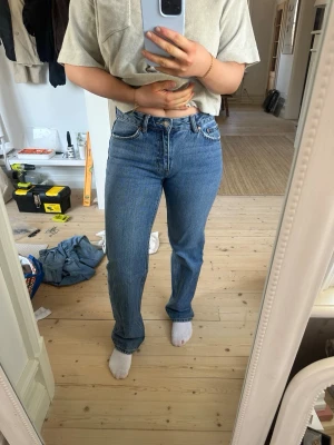 Blåa jeans från Gina tricot - Raka jeans från Gina Tricot! 