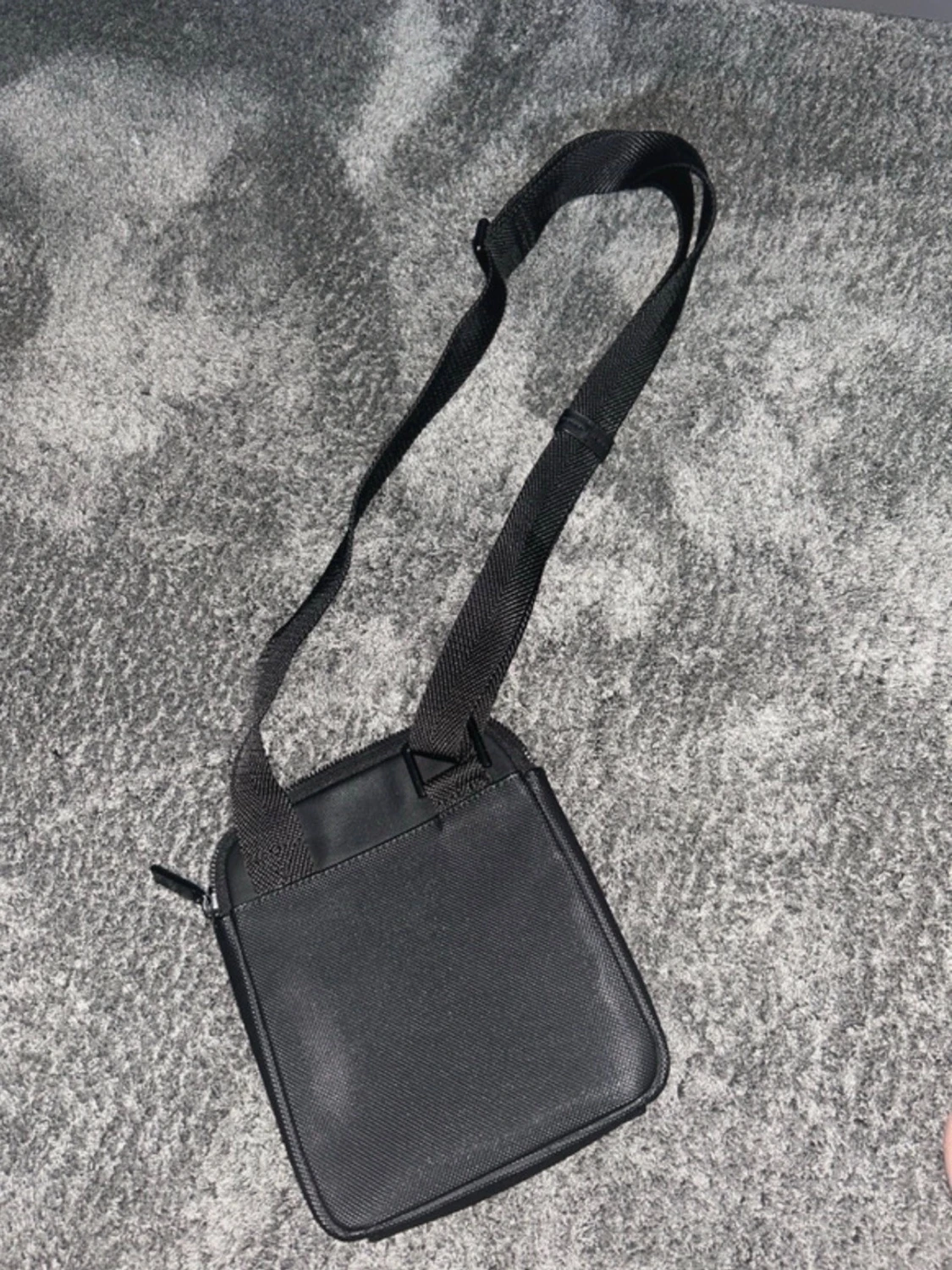 Svart axelväska från Calvin Klein - 1