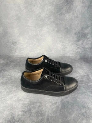 Lanvin DBB1 - Skick: 8/10. | Ingår: endast skorna. | Nypris: +- 5200 SEK. | Storleken är UK7.