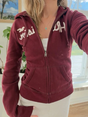 Hollister zip - Storlek M. Skickas inom 24h. 