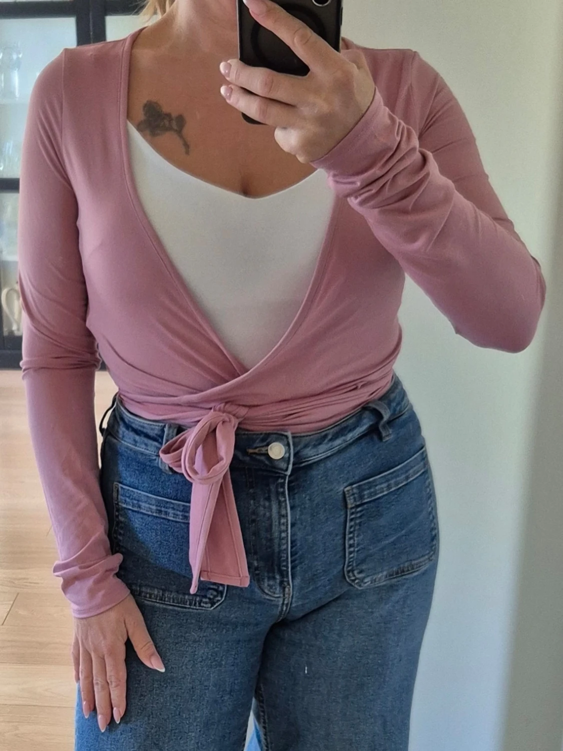 Rosa omlottopp med knytband