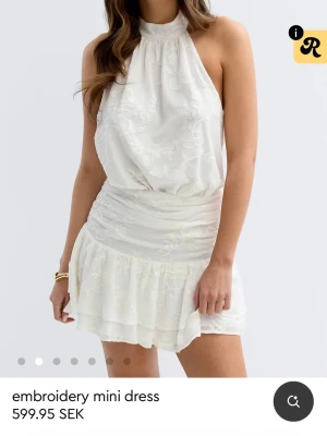 SÖKER!!!!! - SÖKER!!! Storlek 32, 34.