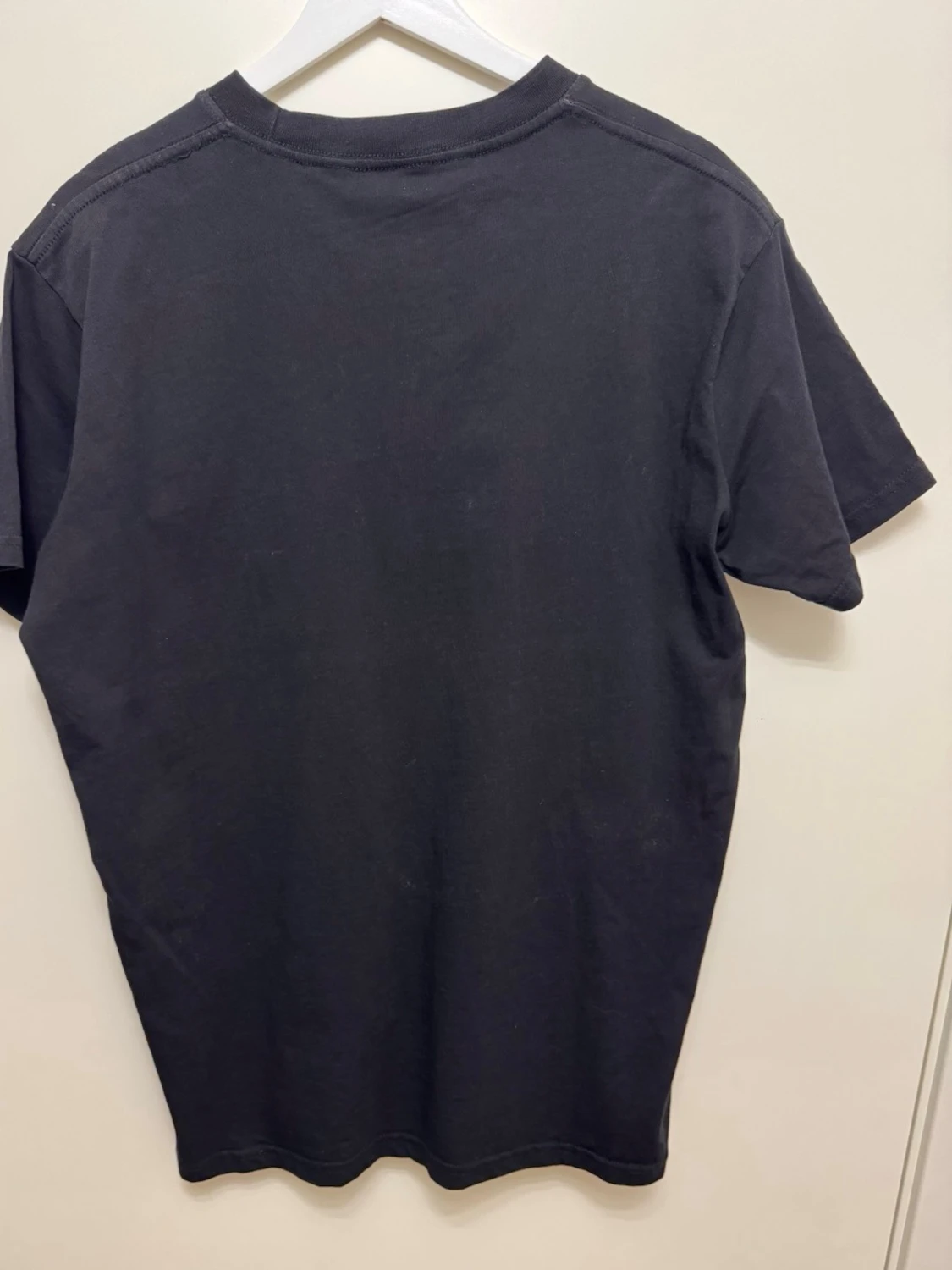 Svart  t-shirt - 1