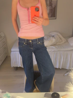 Blåa wide leg jeans med låg midja - Endast använda 1 gångg 💓Orginalpris 1000kr från kidsbrandstore 💝💝