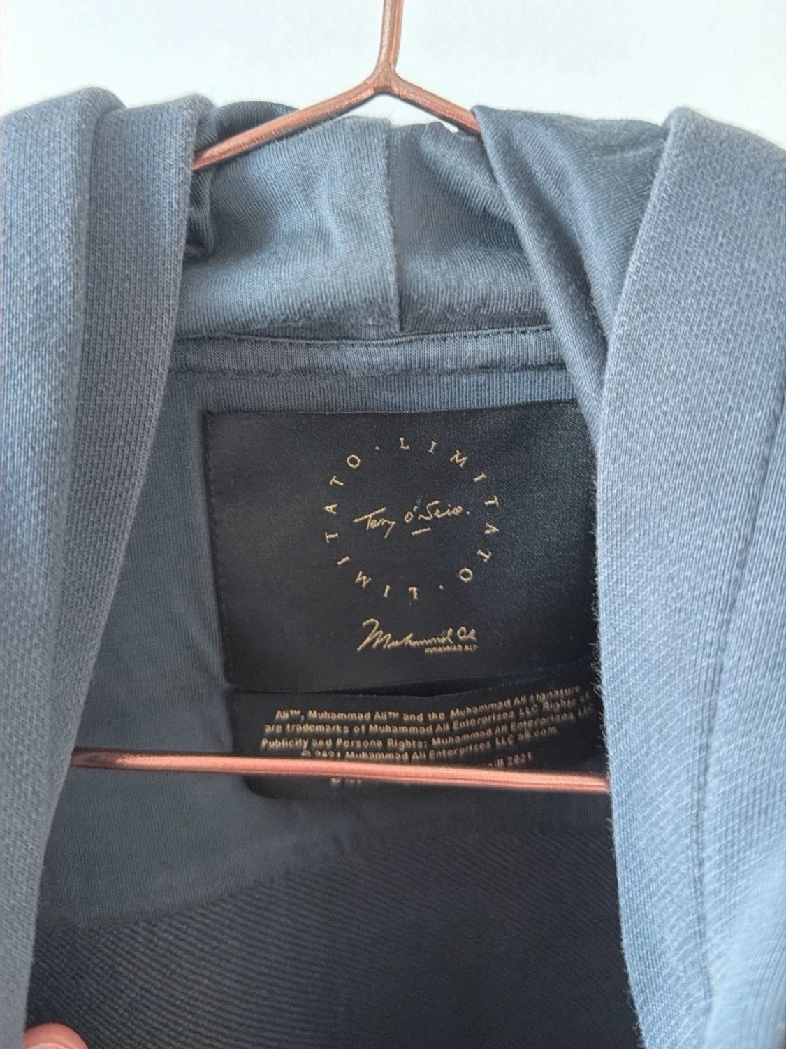 Grå hoodie med boxningsmotiv - 2