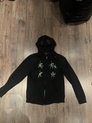 Yung Lean Zip Hoodie  - Inga skador eller missfärgningar, Skriv gärna om ni har några frågor eller funderingar 