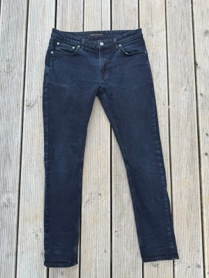 Nudie jeans  - Nudie jeans - Modell:  thinn finn - Storlek: W28/L32 - skick: 9/10 - Nypris runt 2000kr