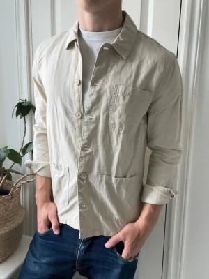Dobber overshirt  - Dobber overshirt, Inga defekter! Modellen i bilderna är 180 cm 75 kg och bär Storlek S , Kom med frågor! 🌟 (Kan gå ned i pris vid köp av paket 😉) 