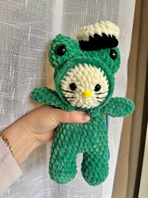 Studenthänge hello Kitty groda 🐸  - Virkad av mig 🐸 