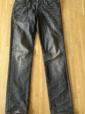 Jack&Jones jeans - Säljer ett par riktigt snygga jeans från Jack&Jones. Storlek: W28 L30, sitter dock lite större. 