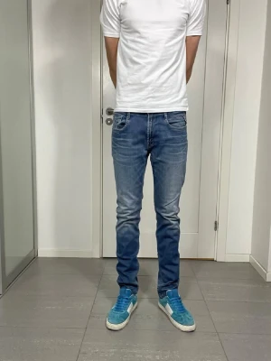Replay Anbass Jeans - Säljer nu dessa Replay Anbass jeans, W32 0 L32, skriv för fler bilder/frågor