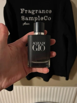 Armani Acqua di Gio Parfum  - Hej, säljer nu en Armani ADG parfum, en 50ml som har ungefär 42ml kvar, detta är en refill flaska, självklart äkta