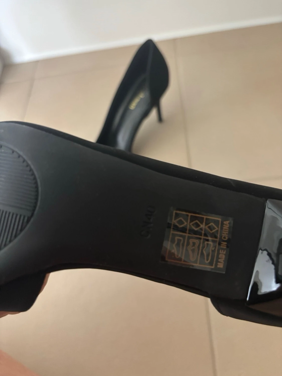 Svarta  pumps  - 2