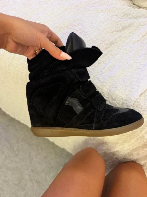 isabel marant skor  - storlek 40 ser ut som nya lite dammiga bara, nypris 6500