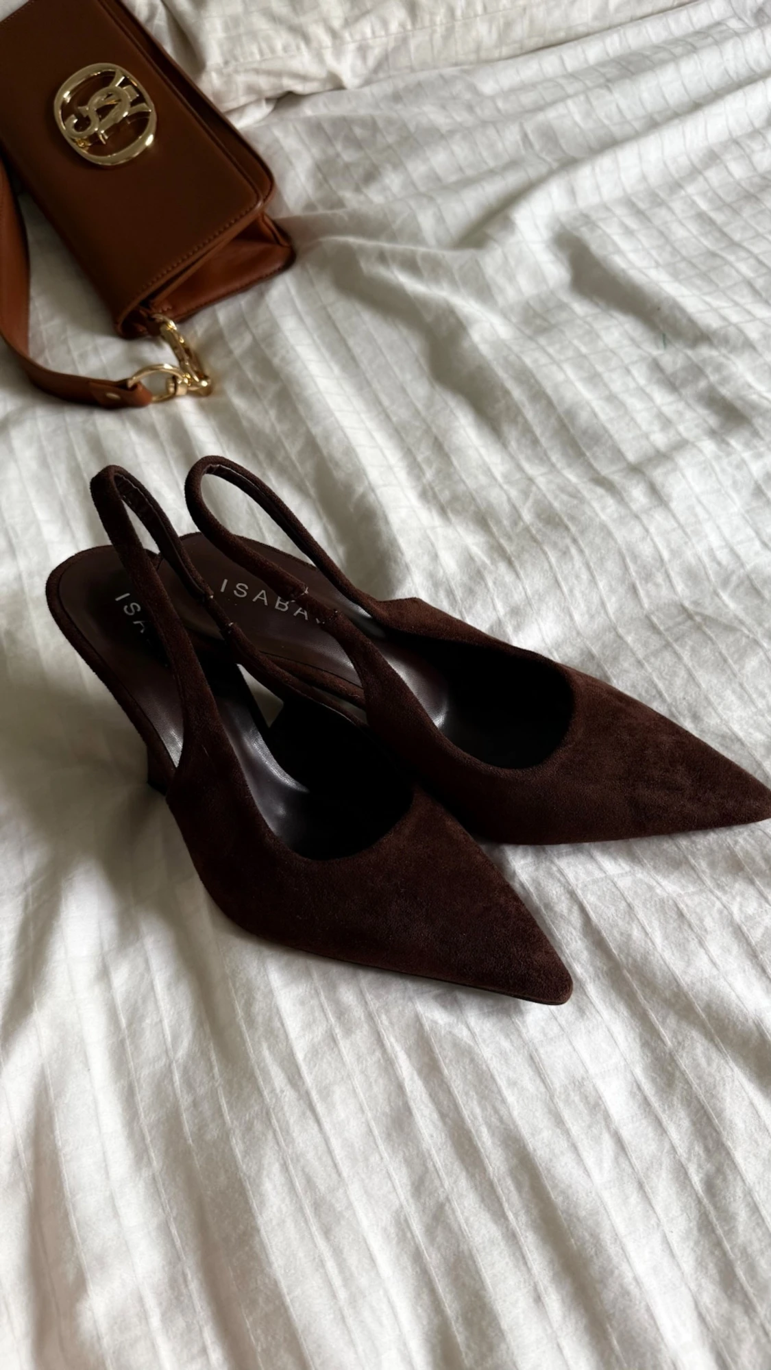 Bruna mocka-pumps från Isabac - 2