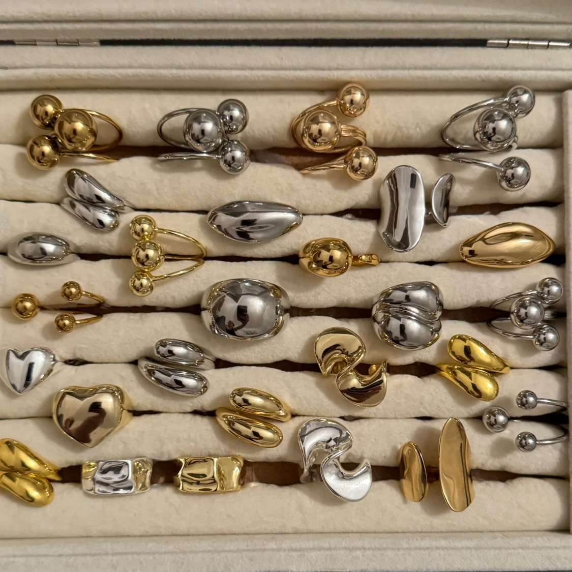 Silver - Guldfärgad ringar 