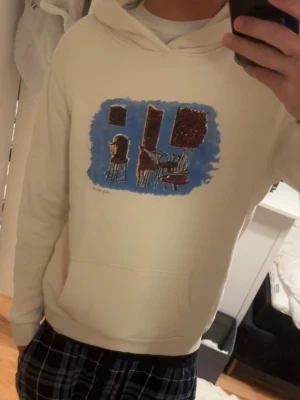 Les duex hoodie - Säljer min riktigt sköna les duex hoodie. Printet är riktigt snyggt och kvalitet är väldigt bra. Inga hål eller defekter och storlek S