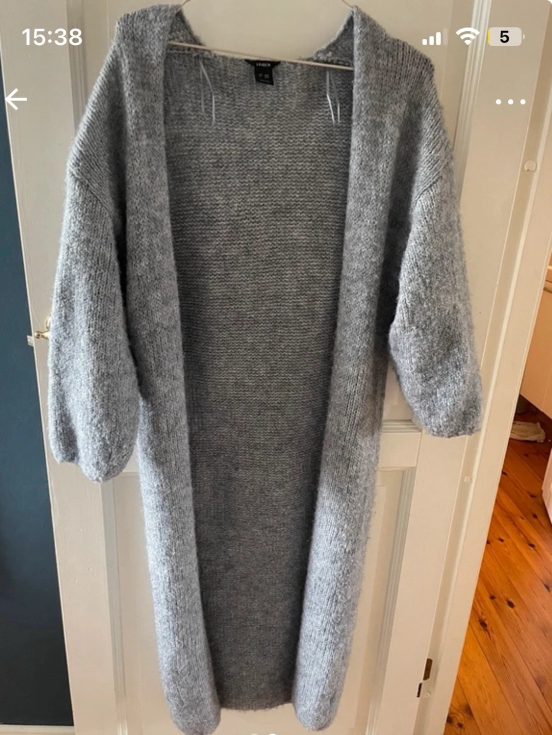 Lång grå stickad kofta  - 1